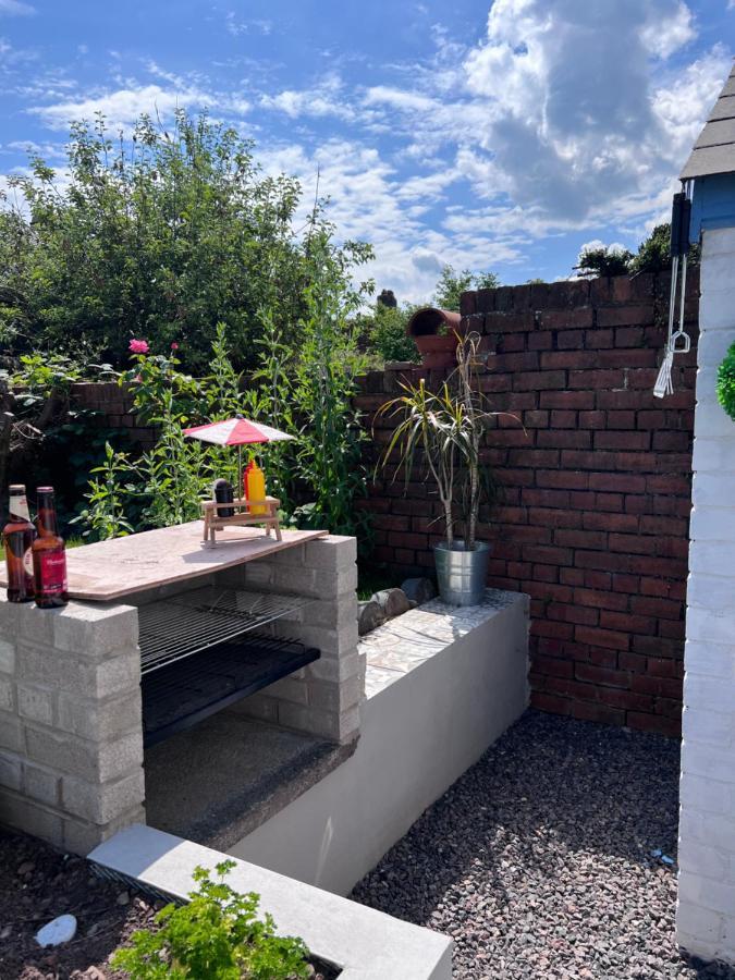 Brecon Town 3 Bedroom House Sleeps 6 Central Location Extérieur photo